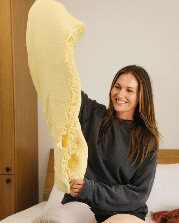 Lara Straw - PARTY BLANKET?