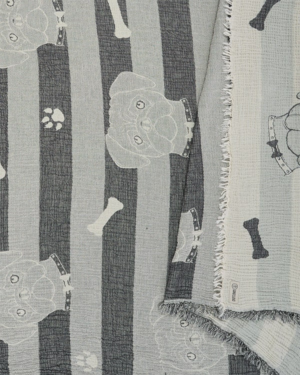 Pug - PARTY BLANKET?
