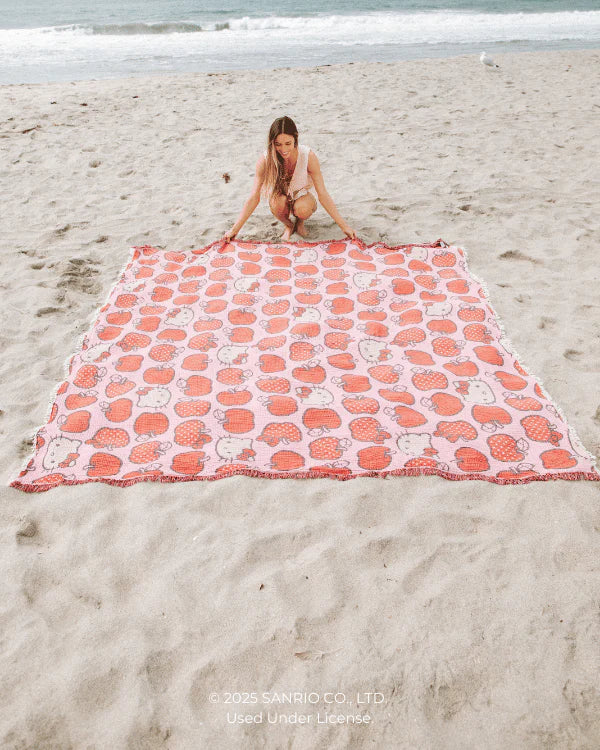 Hello Kitty? Apple - PARTY BLANKET?