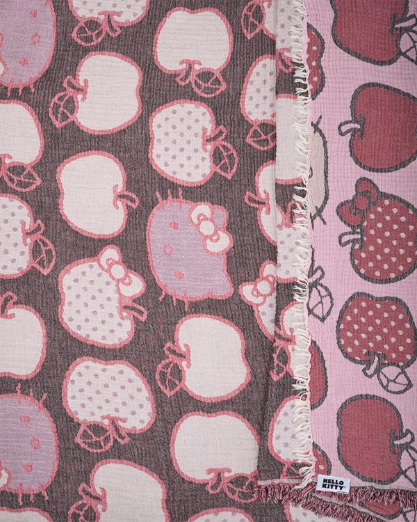 Hello Kitty? Apple - PARTY BLANKET?