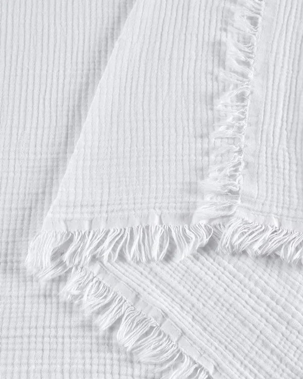 Lara White - PARTY BLANKET?