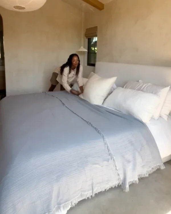 Lara Light Grey - PARTY BLANKET?