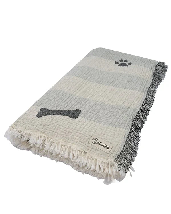 Pug - PARTY BLANKET?